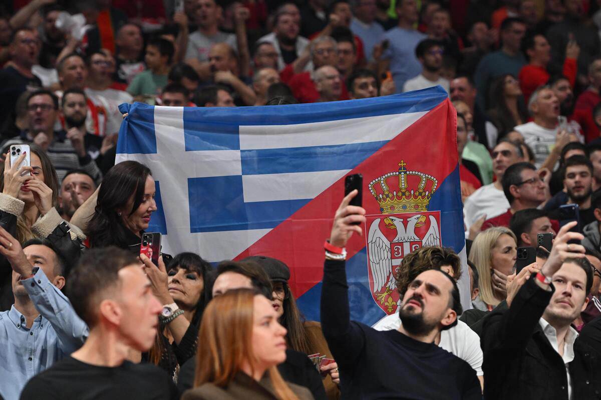 Crvena zvezda Olimpijakos (5).jpg