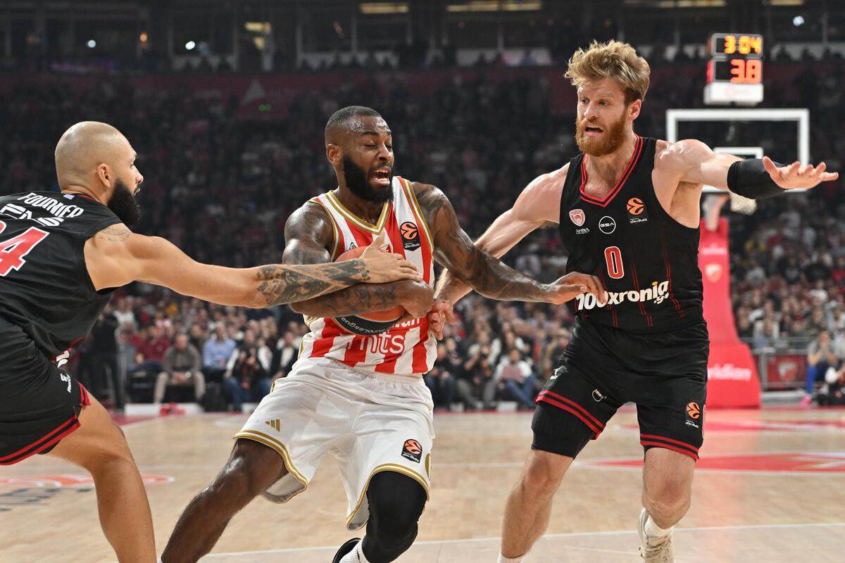 Crvena zvezda Olimpijakos  (3).jpg