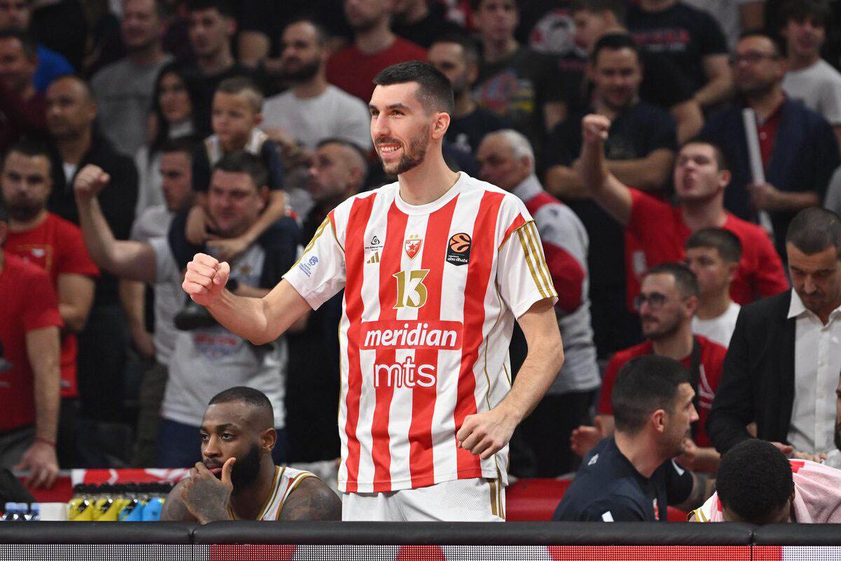 Crvena zvezda Olimpijakos  (9).jpg