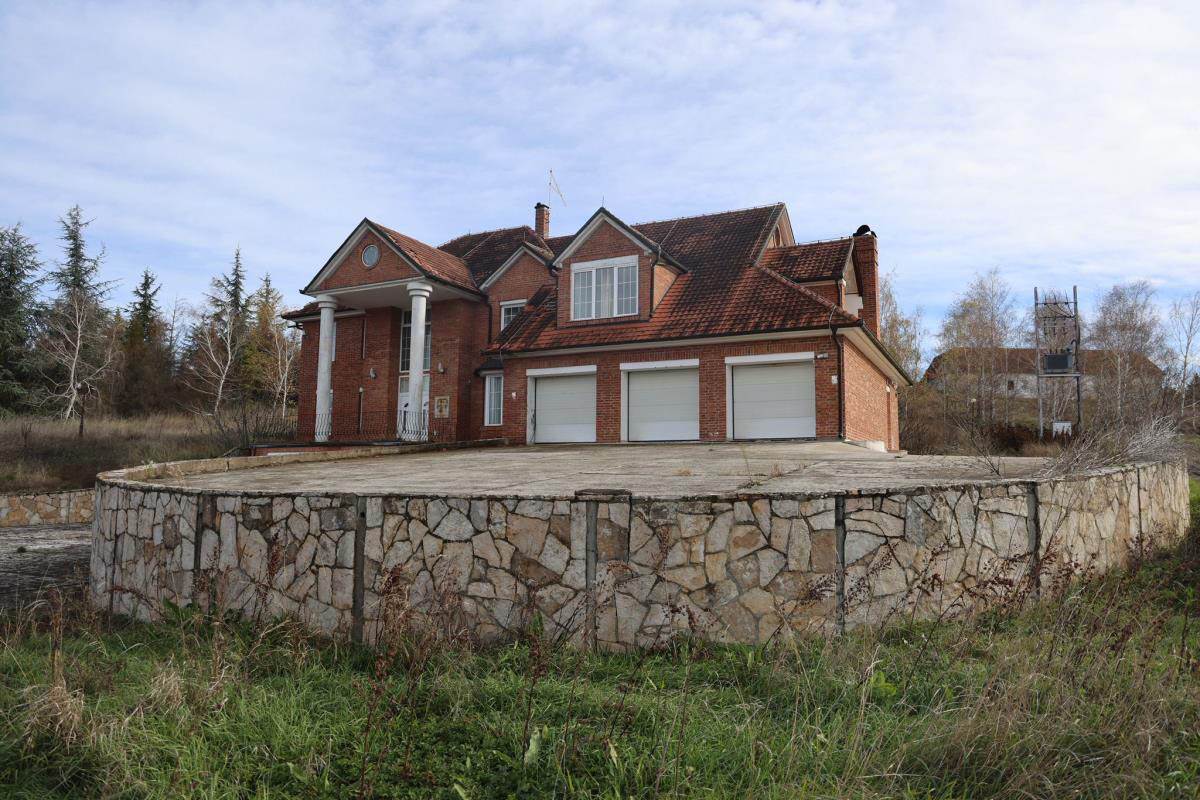 Damir Dokić napušteno imanje  (3).jpg