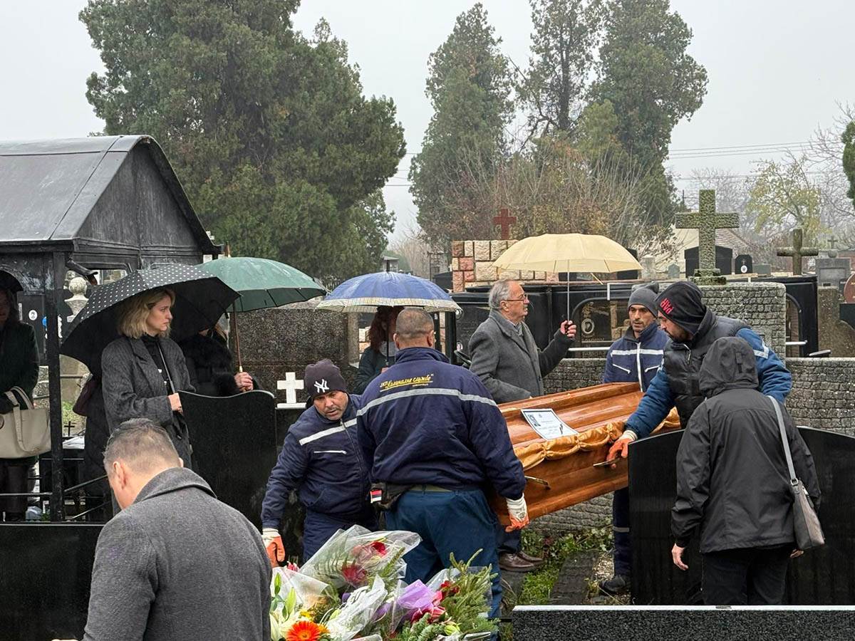 grobno mesto Ljiljane Jorgovanović (2) copy.jpg