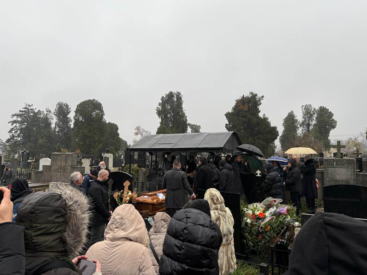 grobno mesto Ljiljane Jorgovanović (4) copy.jpg