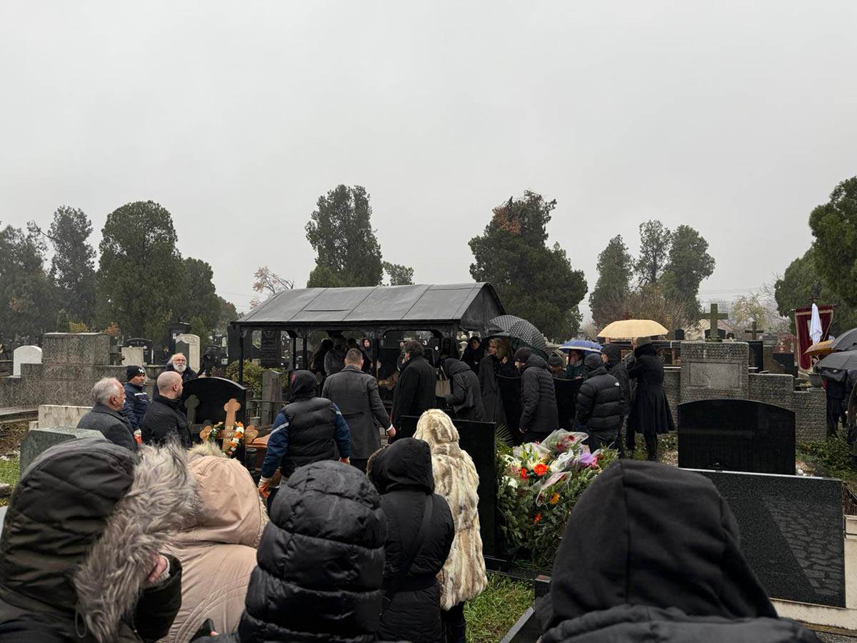 grobno mesto Ljiljane Jorgovanović (5) copy.jpg