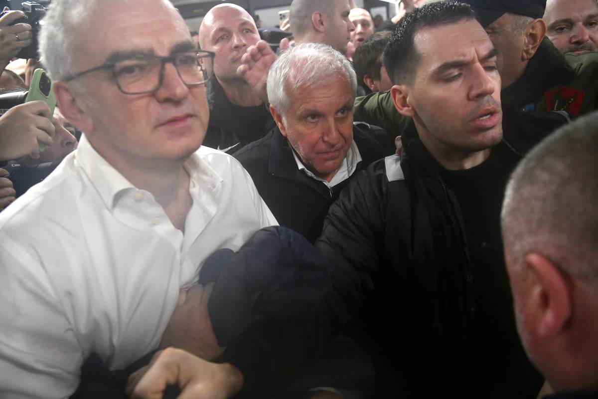 Željko Obradović na Aerodromu Nikola Tesla u Beogradu