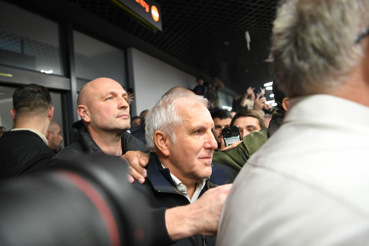 Željko Obradović na aerodromu Nikola Tesla u Beogradu