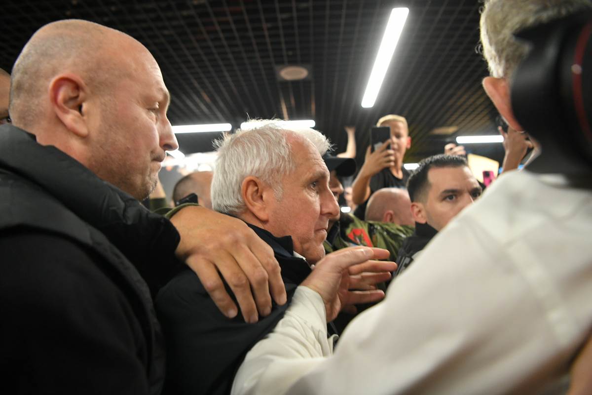 Željko Obradović na aerodromu Nikola Tesla u Beogradu