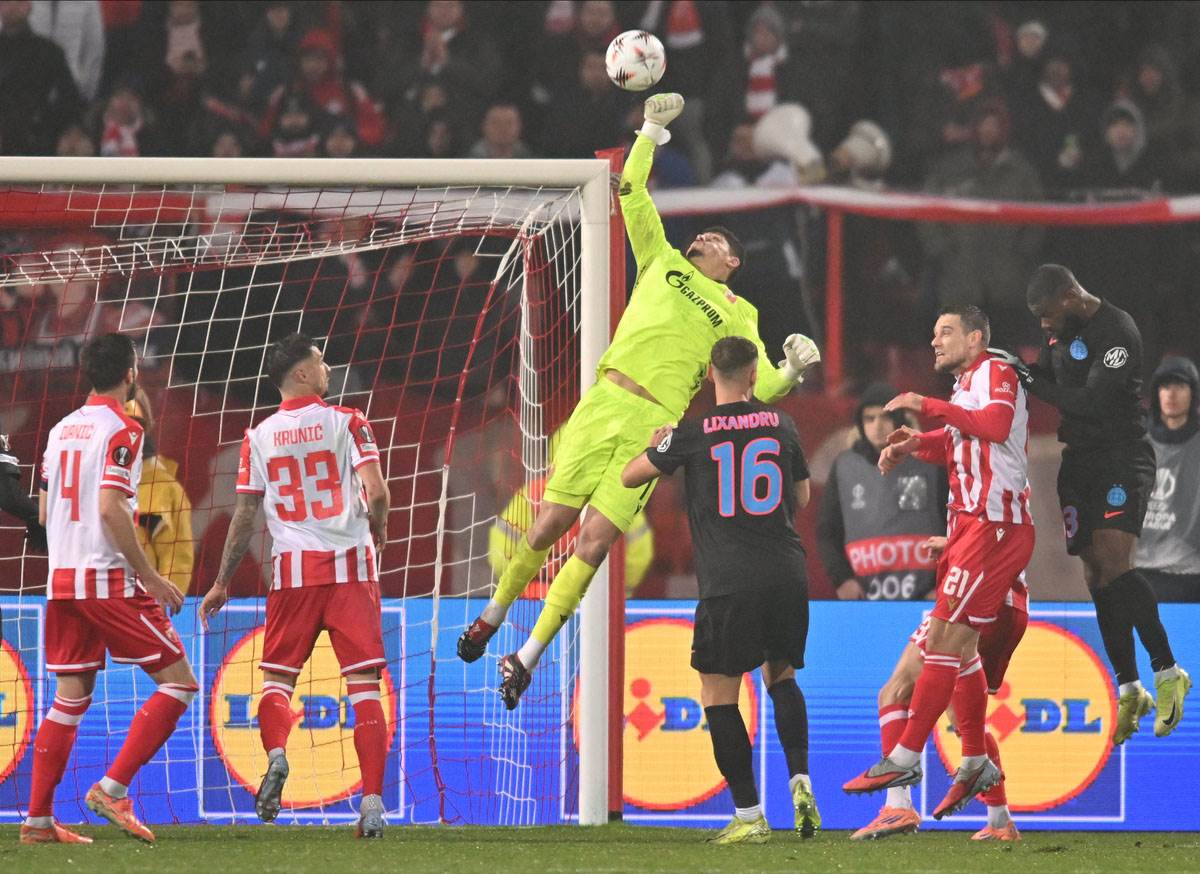 Crvena Zvezda - FCSB (5).jpg