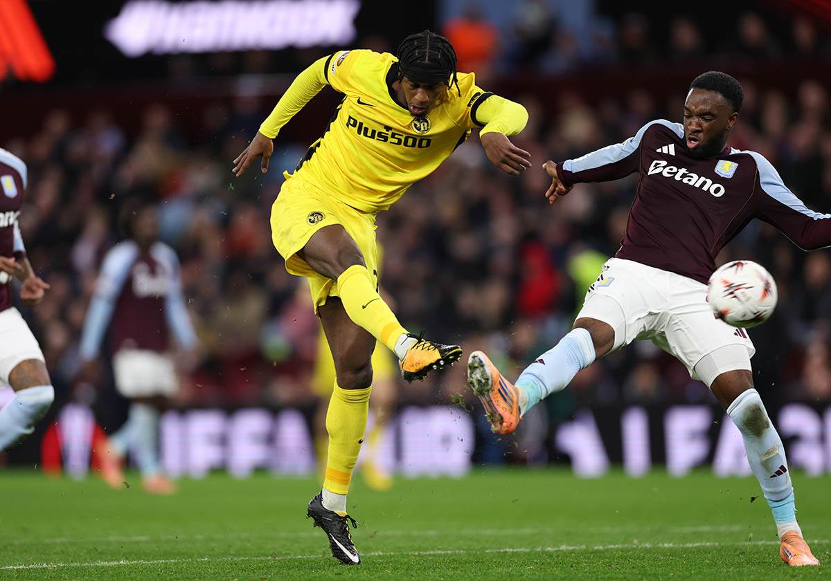 Tuča navijača Jang bojsa i policije (2).jpg