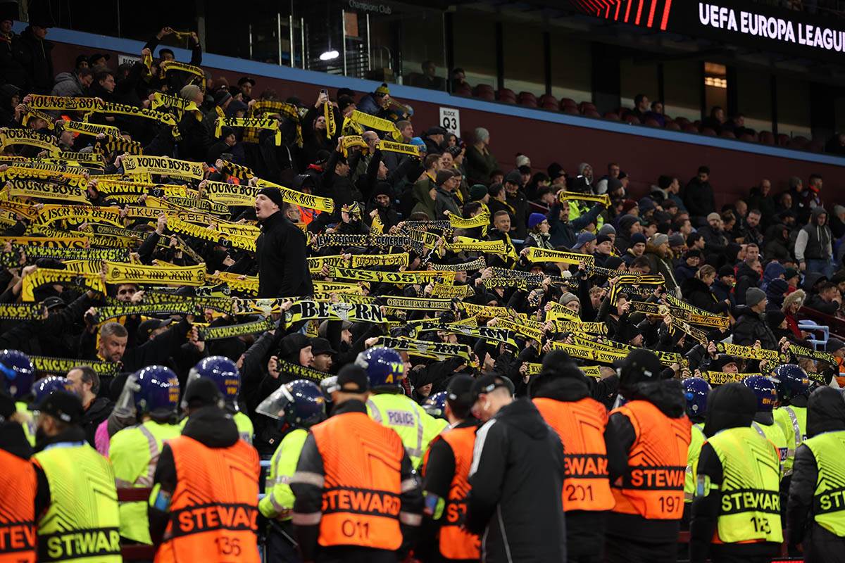 Tuča navijača Jang bojsa i policije (1).jpg