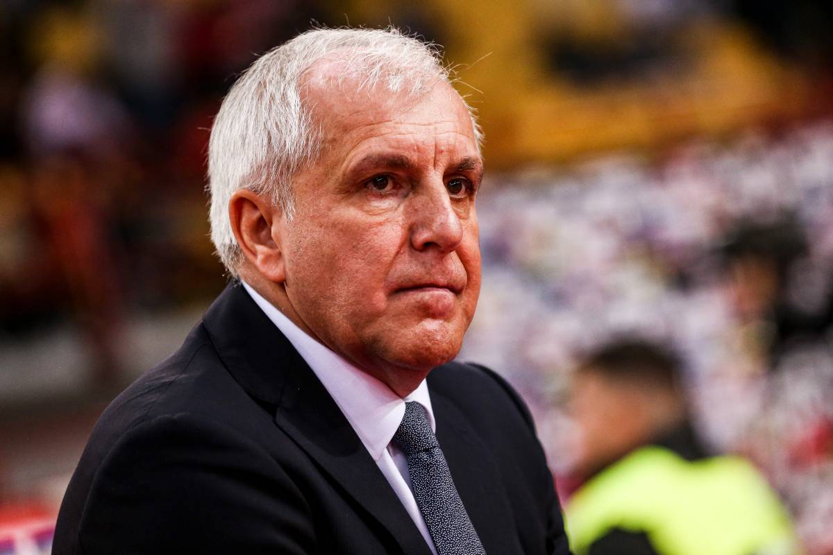 Željko Obradović na utakmici Partizana i Olimpijakosa