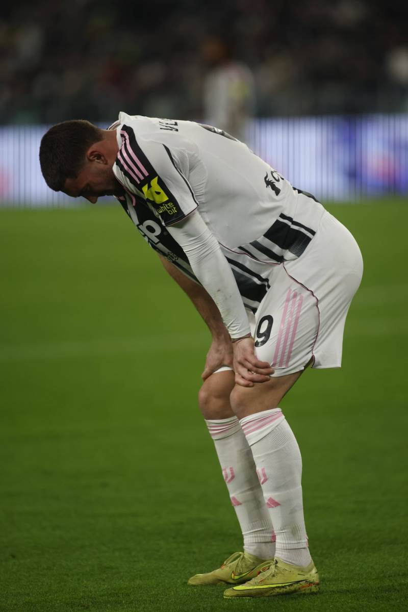 Dušan Vlahović ne može da stoji zbog povrede