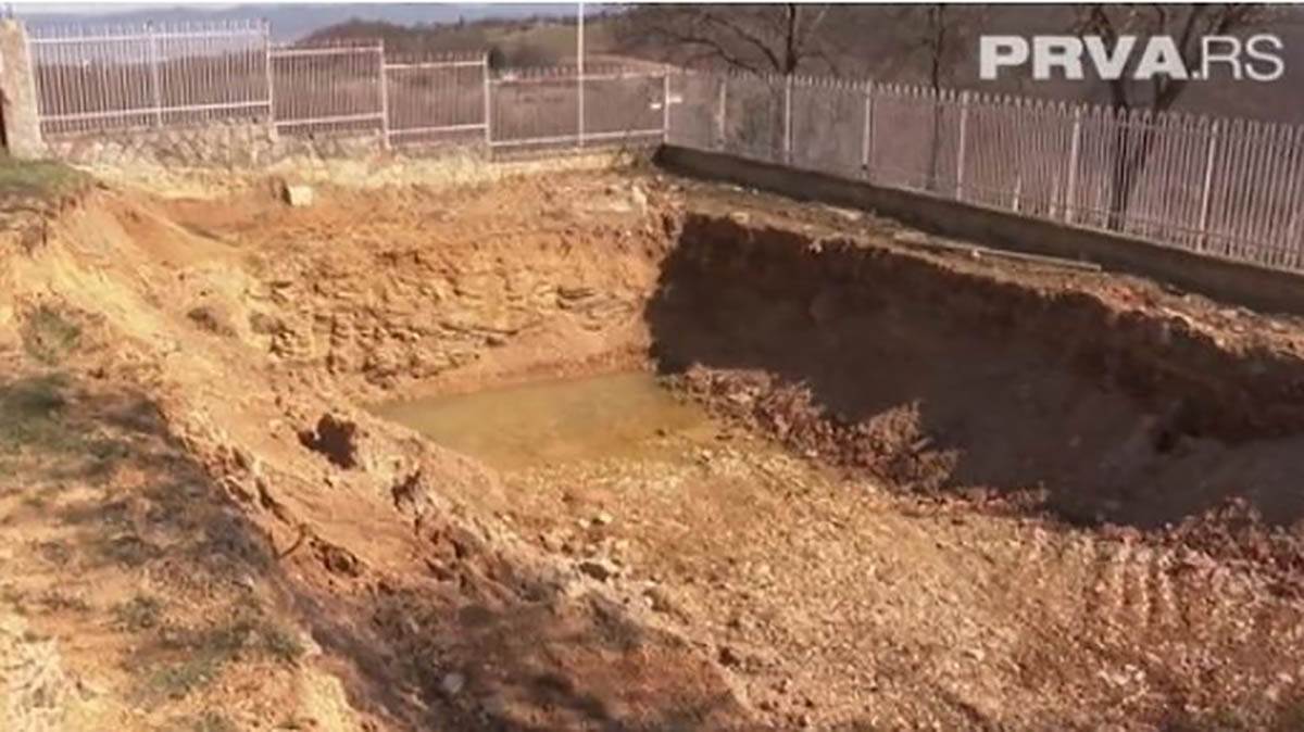 Milan Bosiljčić zamak (1).jpg