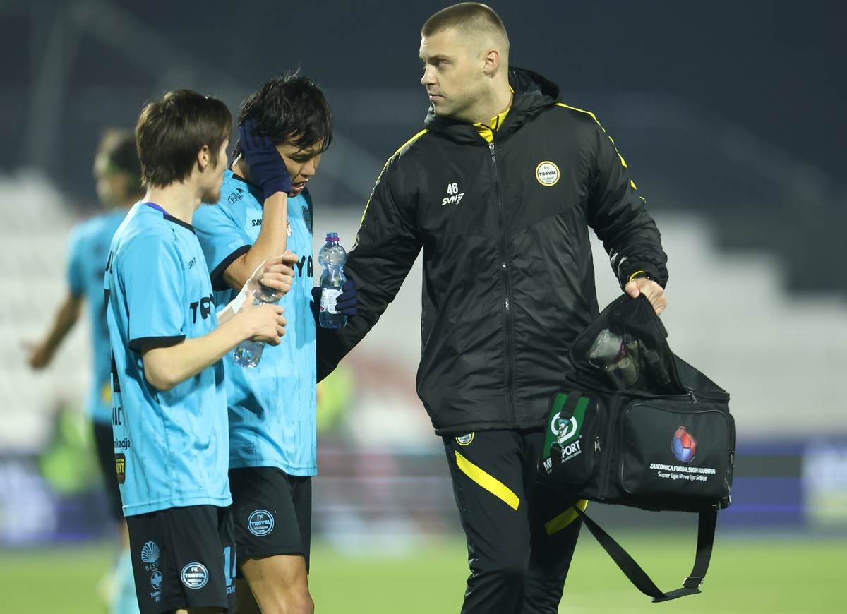 Japanac se srušio na utakmici Čukarički Železničar