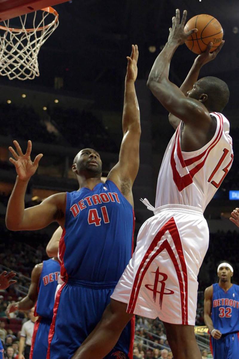 Elden Campbell (5).jpg