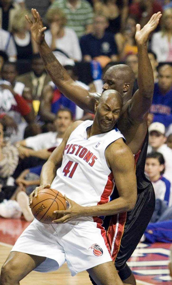 Elden Campbell (3).jpg