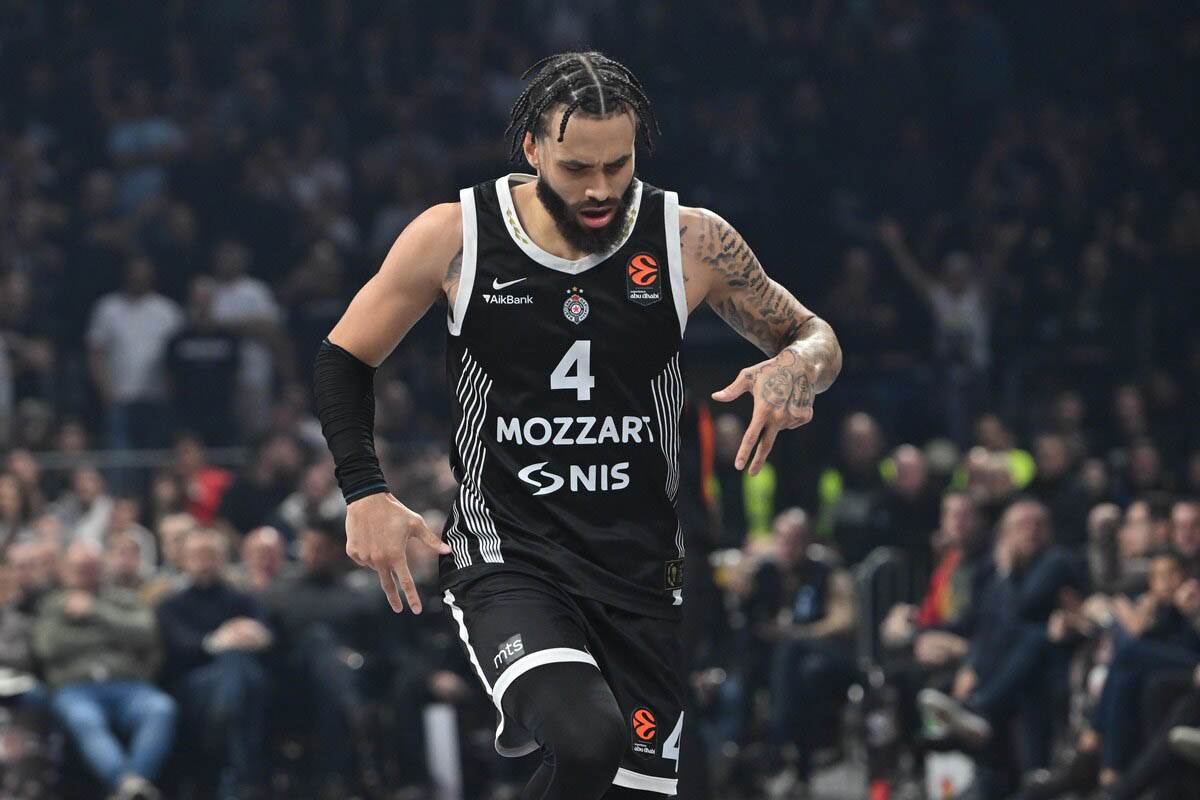 Duejn Vašington slavi koš na Partizan Bajern