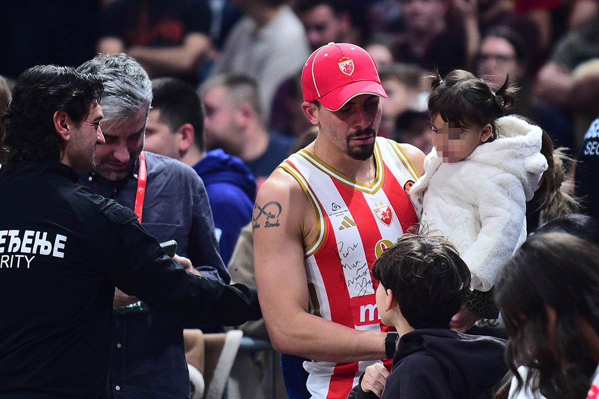 Crvena Zvezda - Barselona (1).jpg