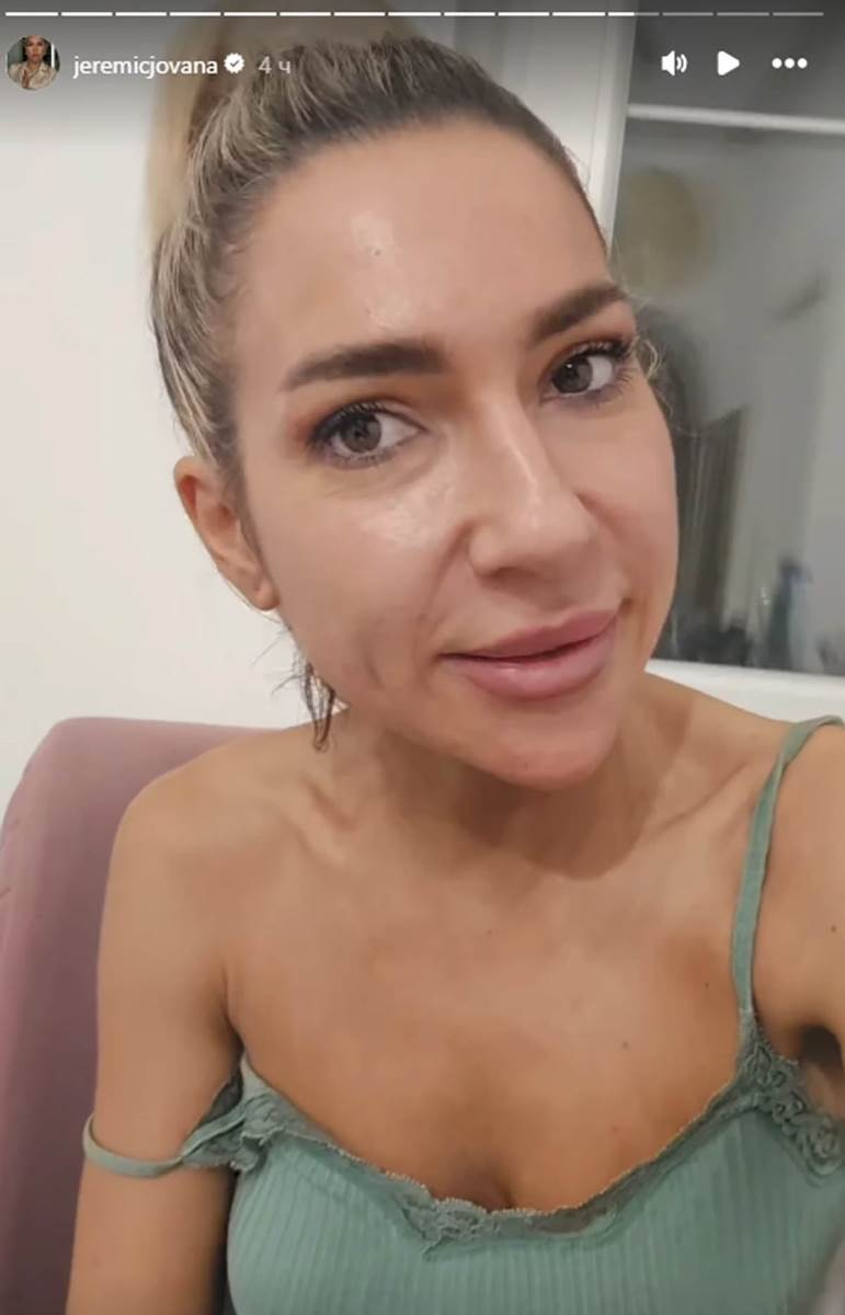 Jovana Jeremić bez brusa 2.jpg
