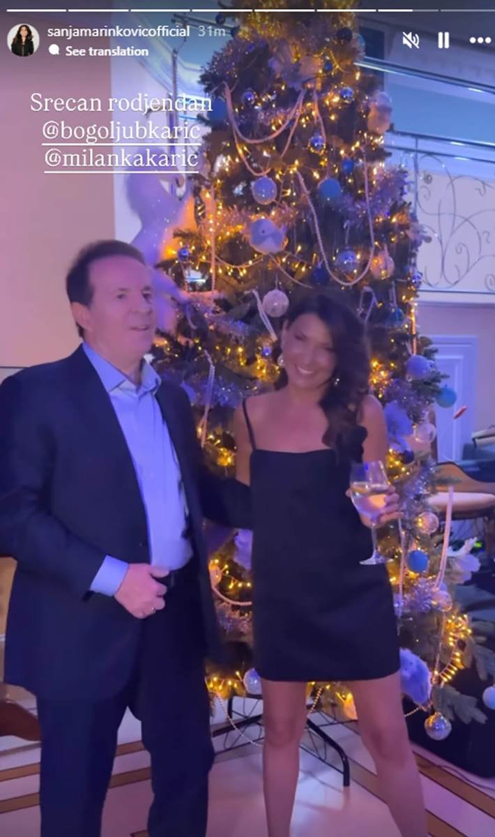 Sanja Marinković pozira sa Bogoljubom Karićem 3.jpg
