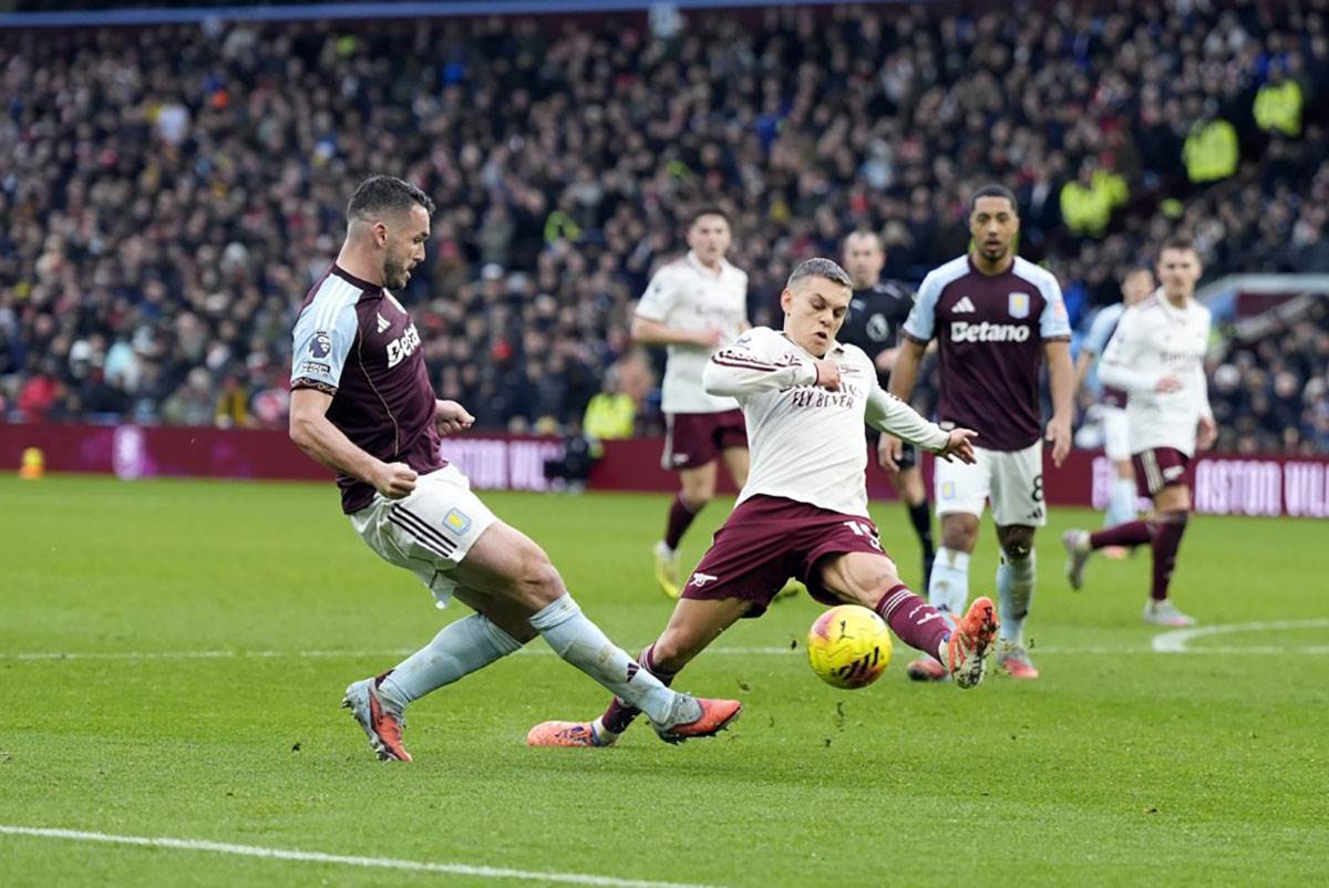 Aston Vila - Arsenal (3).jpg