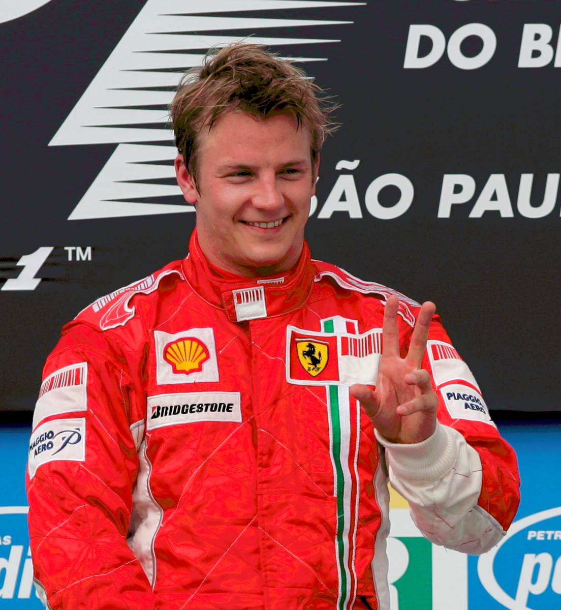 Kimi Raikonen slavi pobedu u Ferariju