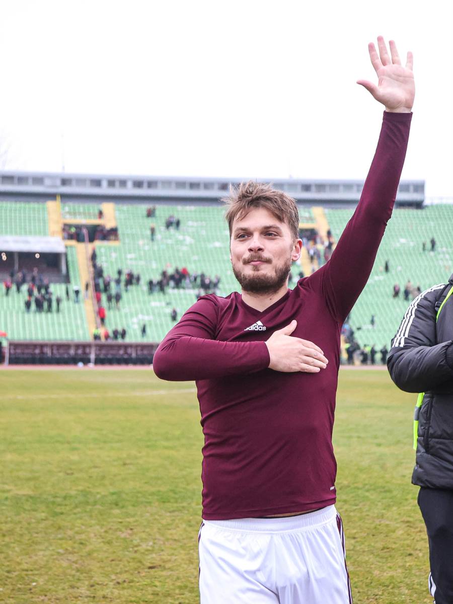 Adem Ljajić slavi posle pobede Sarajeva protiv Željezničara