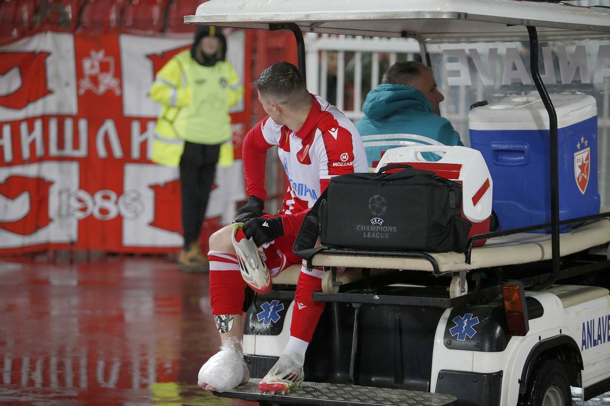 Bruno Duarte gleda Sever dok ga odvoze sa Zvezda Vojvodina