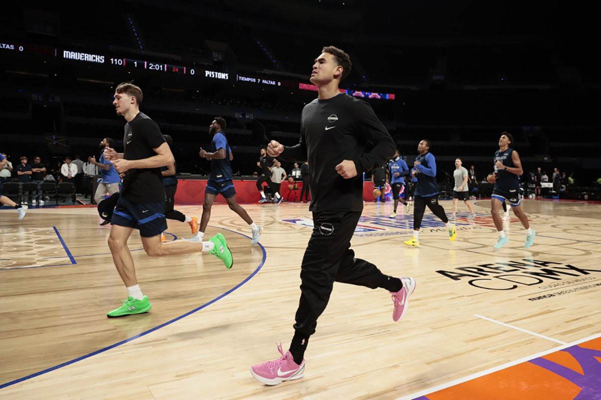 Dwight Powell (6).jpg