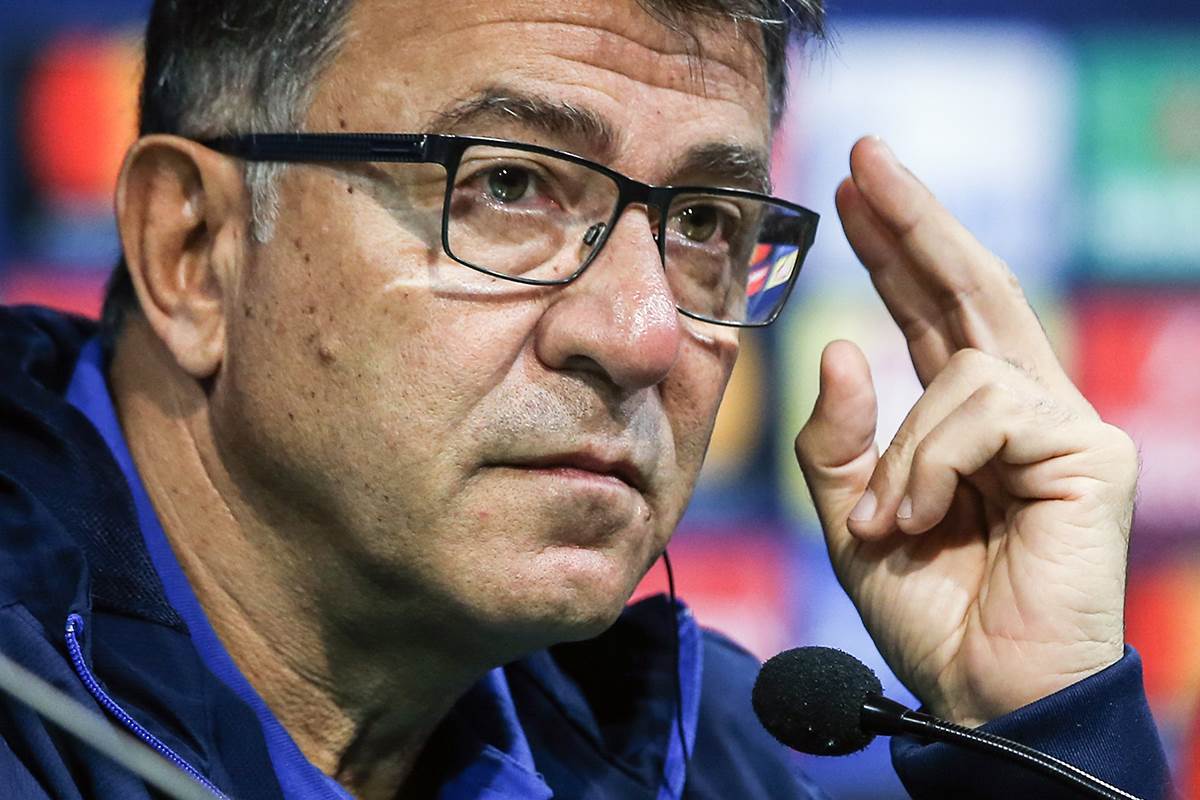 Takis Lemonis krupan kadar.