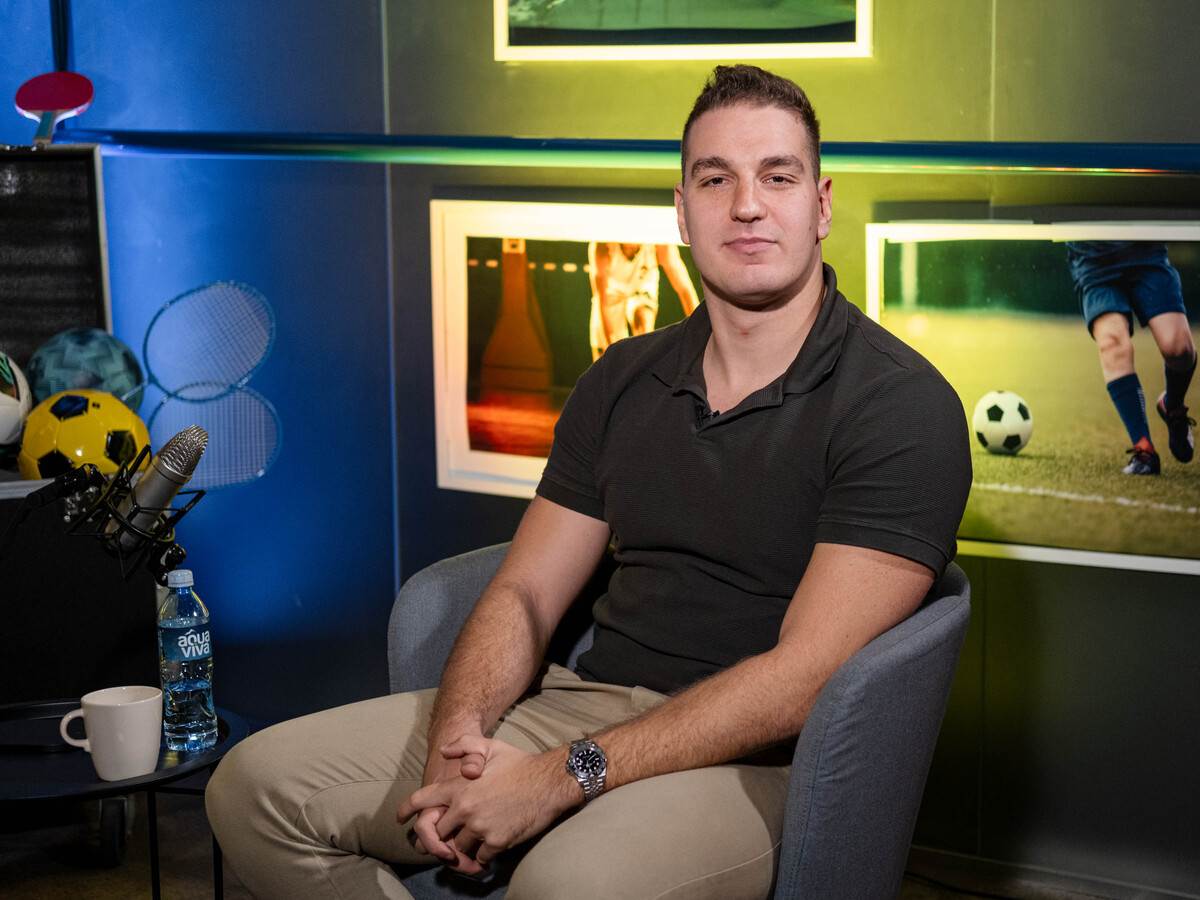 Nikola Jakšić tokom gostovanja u MONDO podkastu priča za medalju