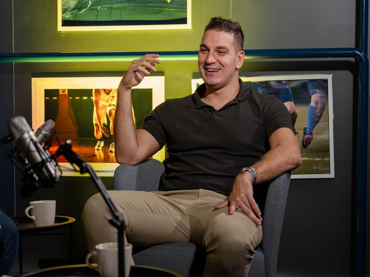 Nikola Jakšić tokom gostovanja u MONDO podkastu priča za medalju