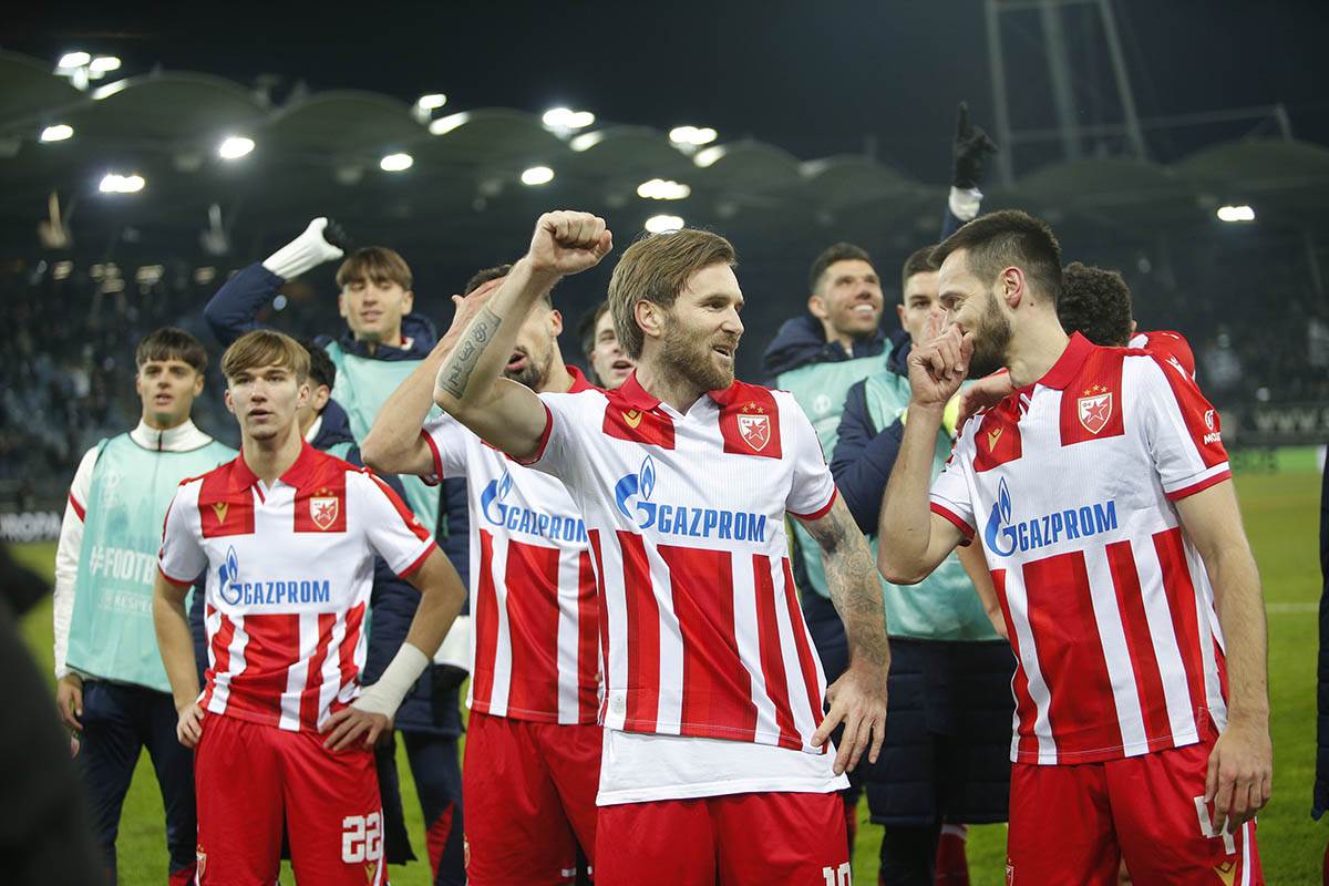 Slavlje fudbalera posle Šturm - Crvena zvezda 6.jpg