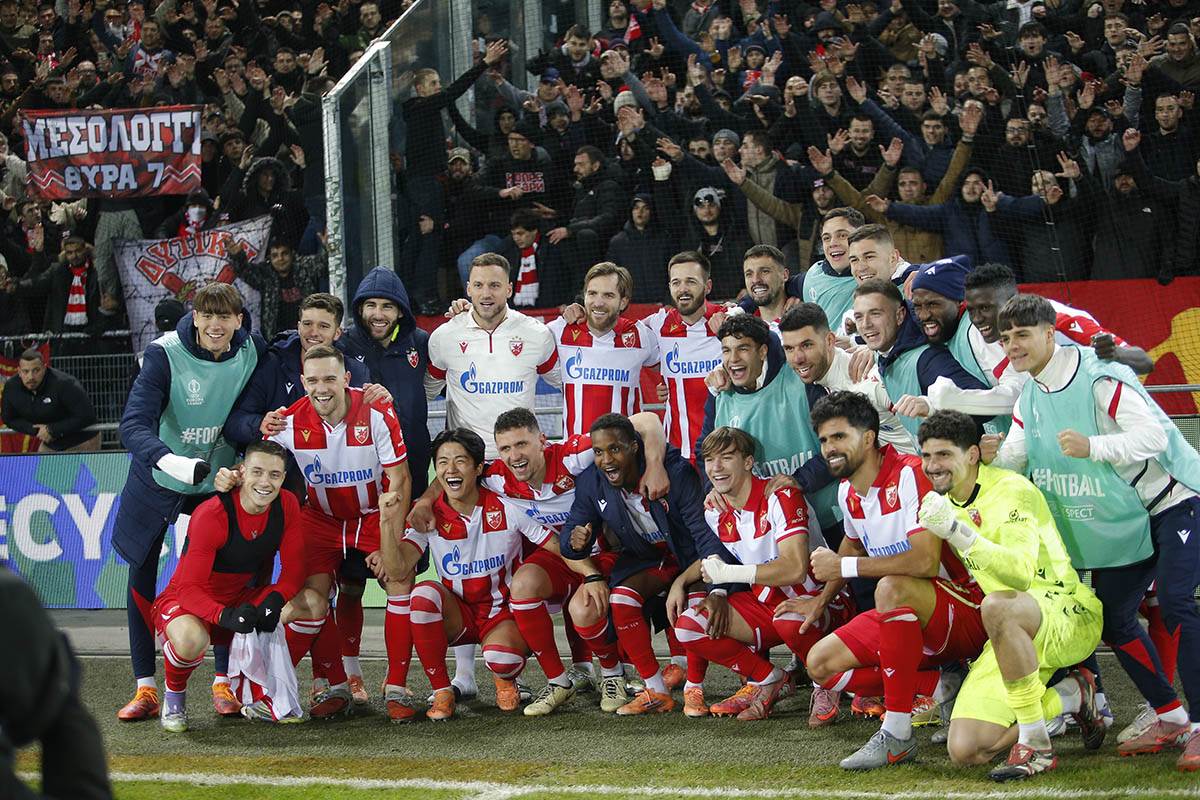 Slavlje fudbalera posle Šturm - Crvena zvezda 11.jpg