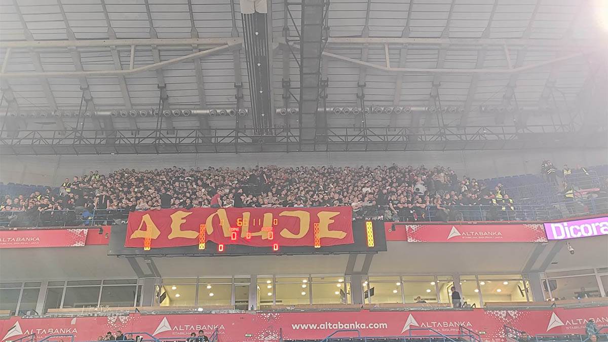 Navijači Crvene Zvezde (2).jpg