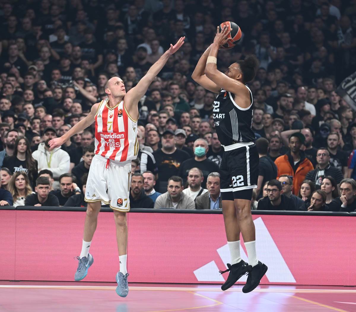 Partizan - Crvena Zvezda (8).jpg