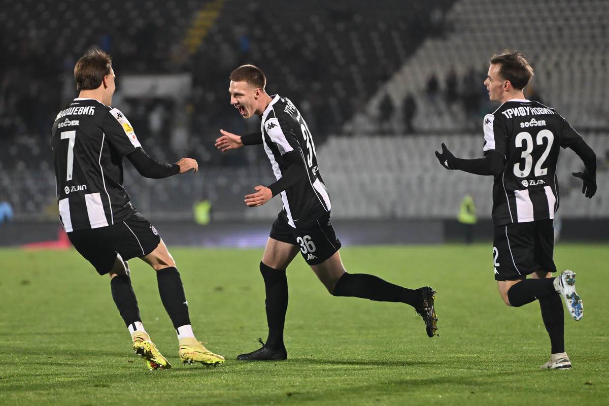 Partizan - Napredak (5).jpg
