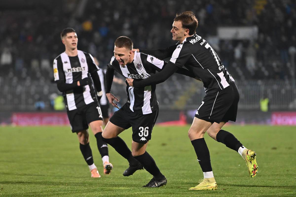 Partizan - Napredak (6).jpg