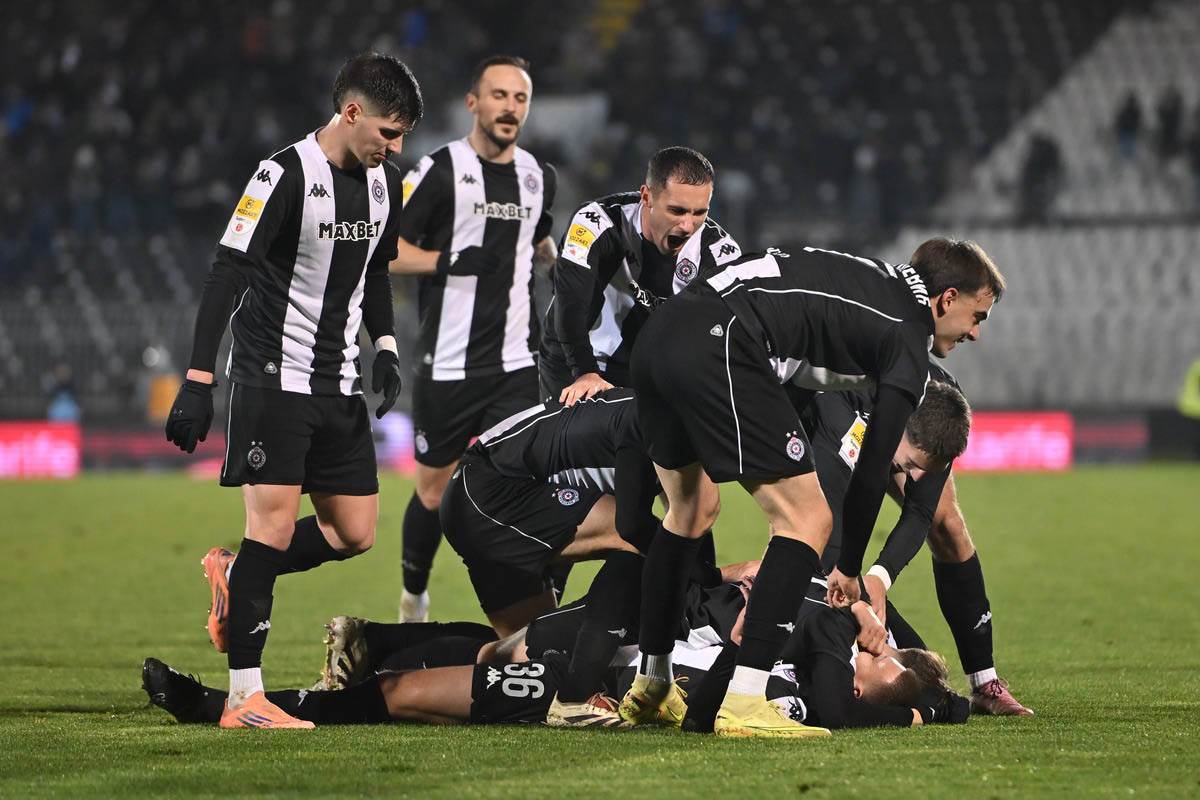 Partizan - Napredak (8).jpg