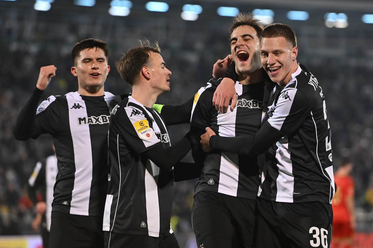 Partizan - Napredak (1).jpg