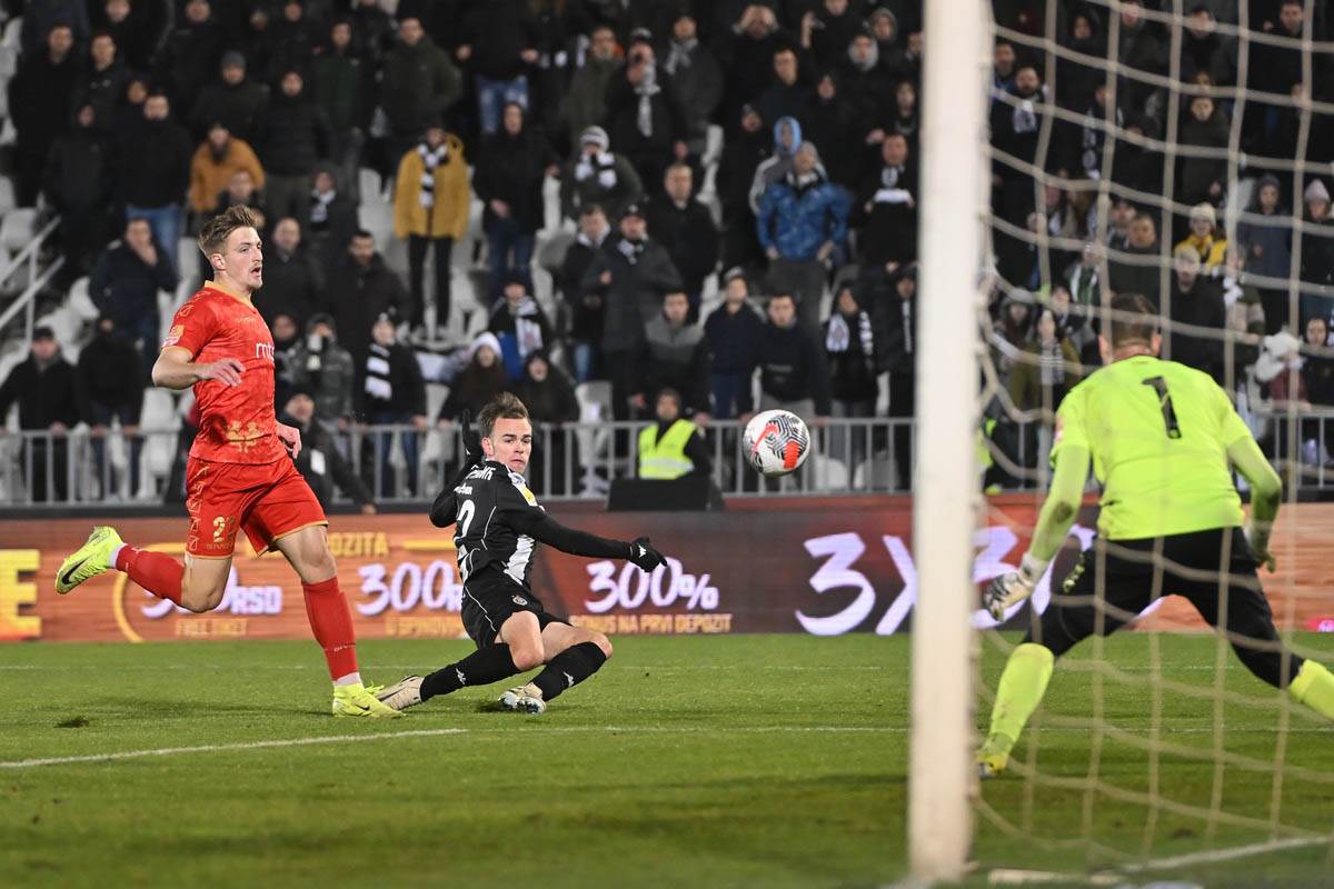 Partizan - Napredak (2).jpg