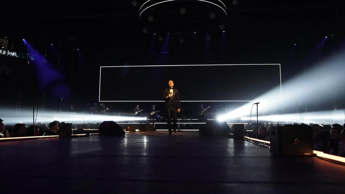 Vlado Georgiev, drugi koncert u Beogradskoj areni (3).jpg