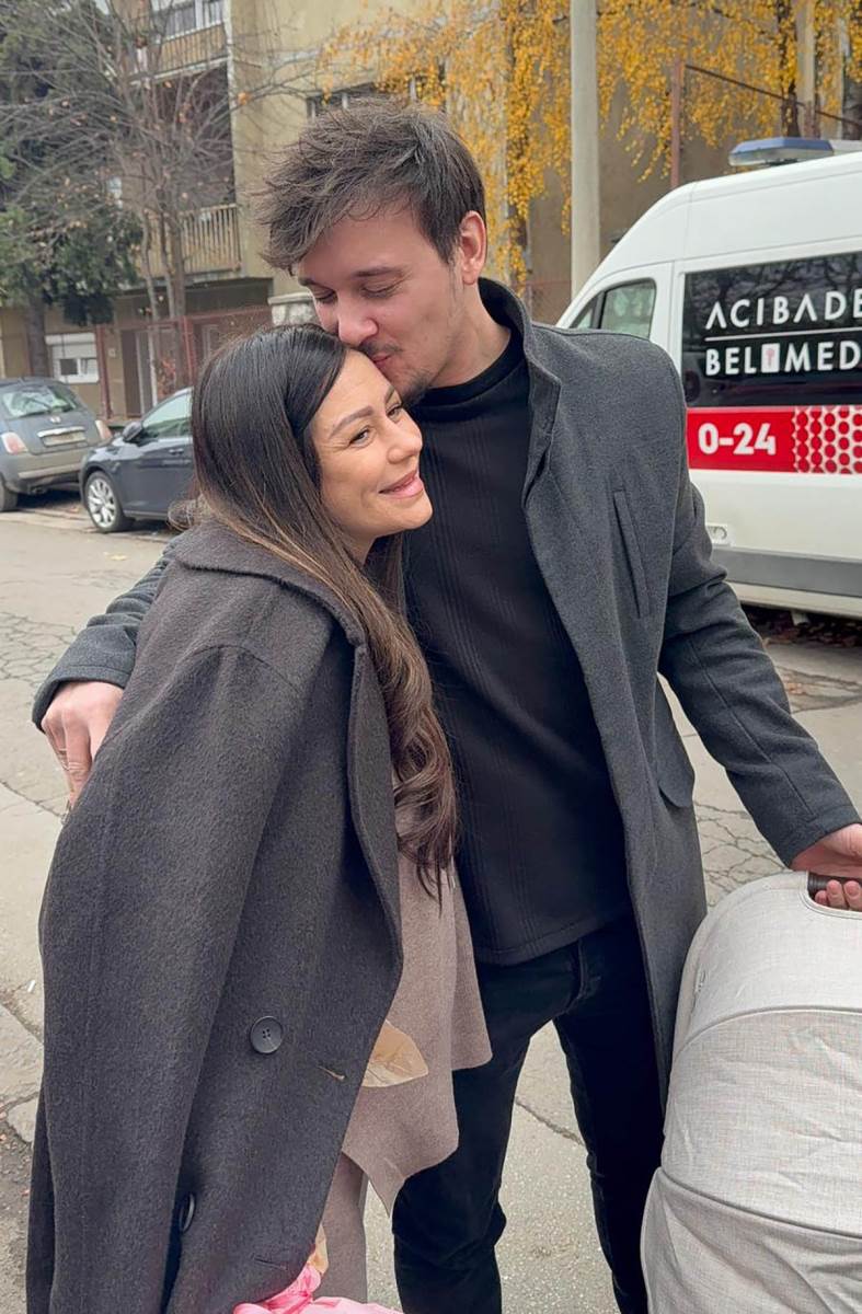 Aleksandru Bursać izveo muž iz porodilišta (3).jpg