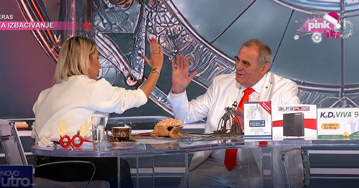 Jovana Jeremić sa žabom u studiju (3).jpg