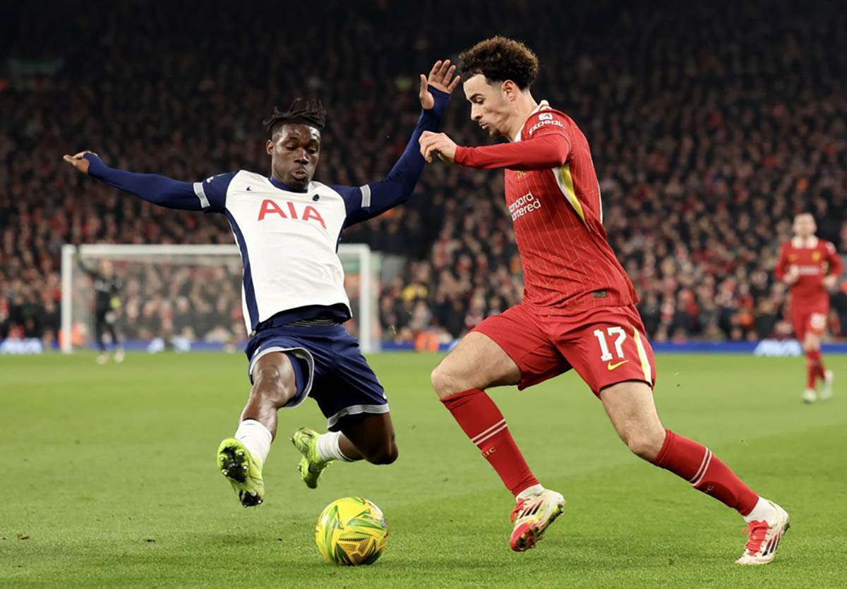 Yves Bissouma (6).jpg