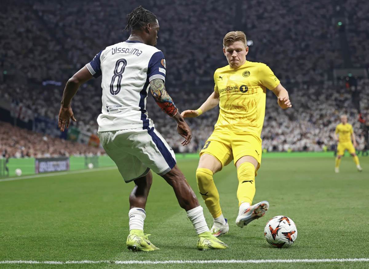 Yves Bissouma (7).jpg