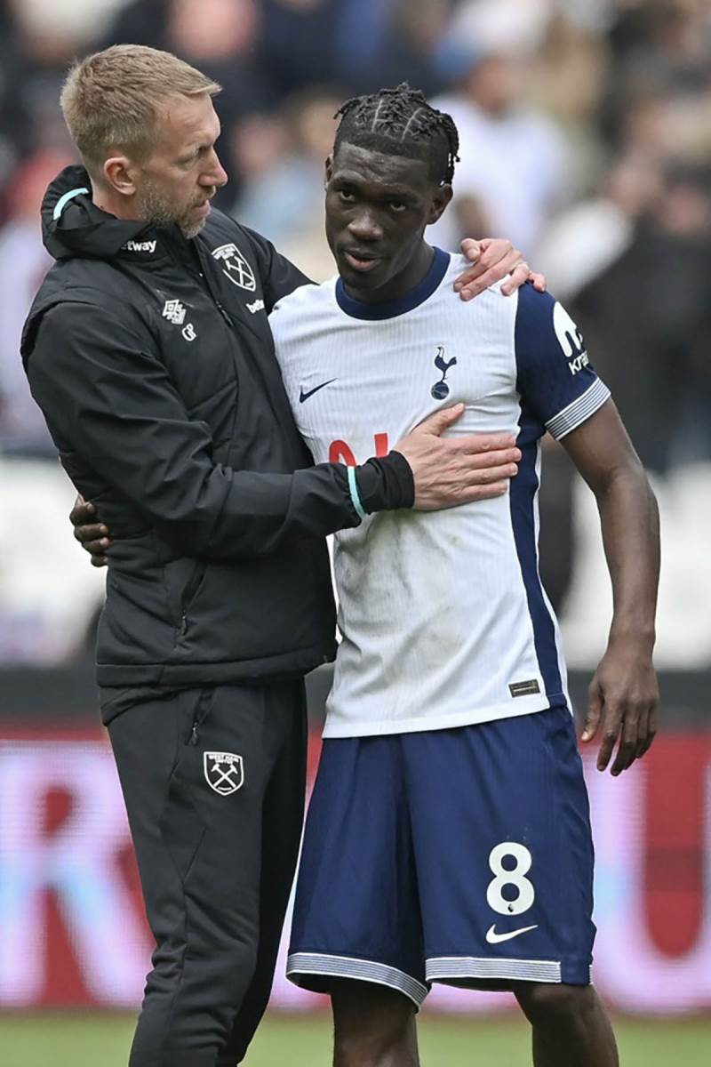 Yves Bissouma (8).jpg