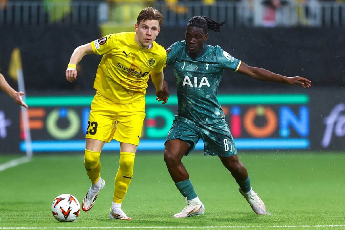 Yves Bissouma (10).jpg