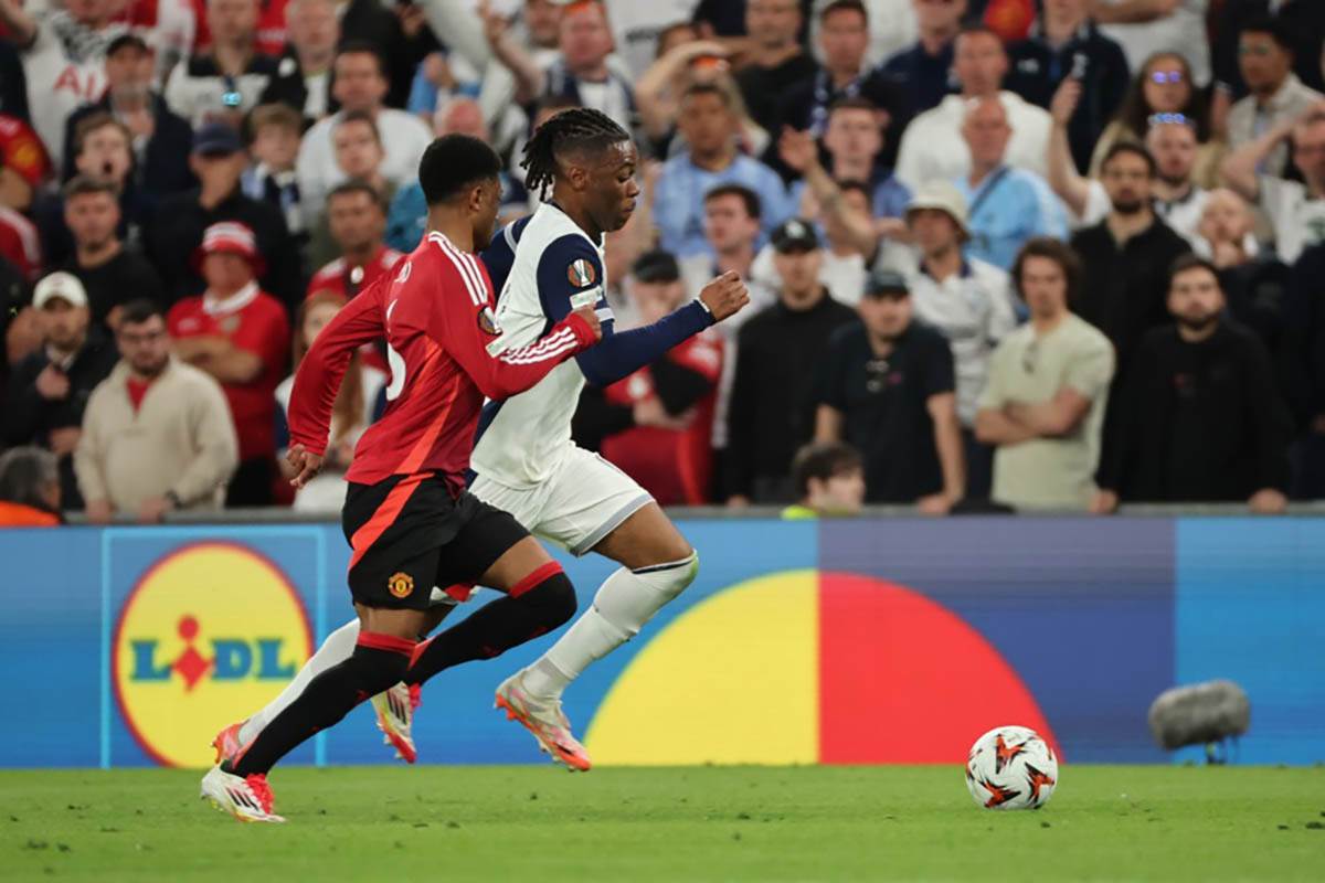 Yves Bissouma (12).jpg