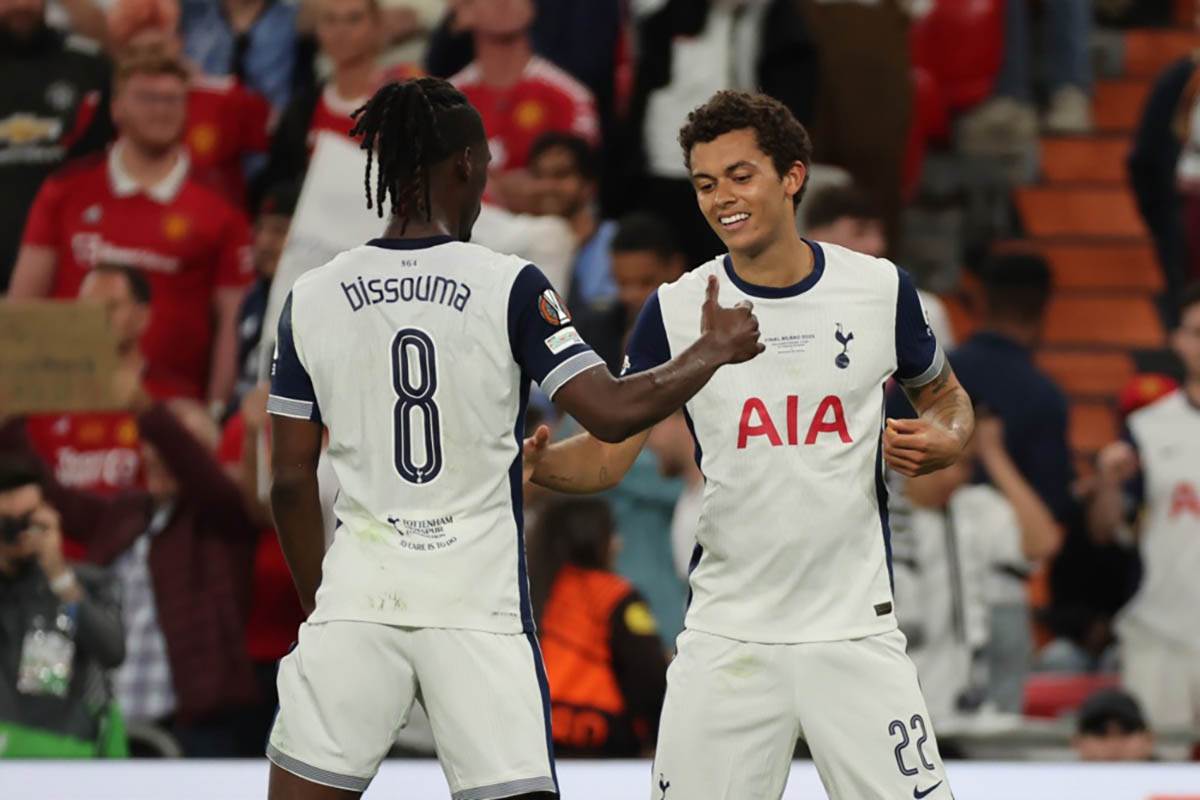 Yves Bissouma (13).jpg