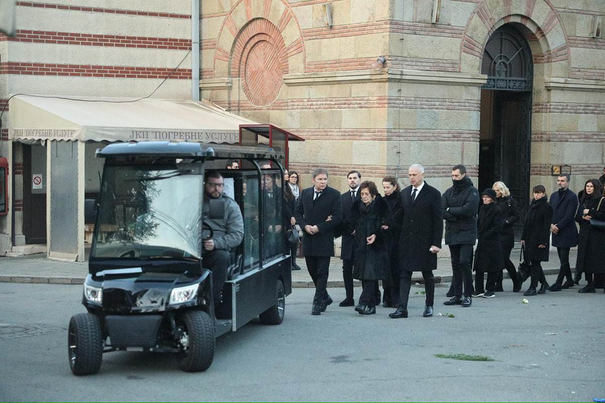 Sahrana oca Zvezdana Terzica (8).jpg